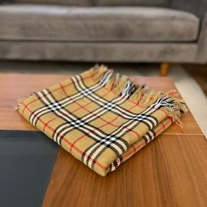 Burberry Wool Square (scarf-wrap)
